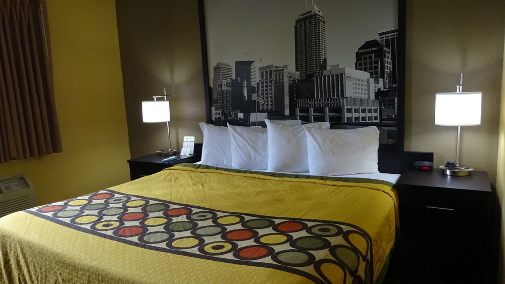 Super 8 By Wyndham Terre Haute Buitenkant foto